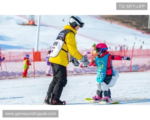 云顶滑雪场官网提供的滑雪课程与设备租赁服务全面指南，满足不同水平滑雪爱好者的需求