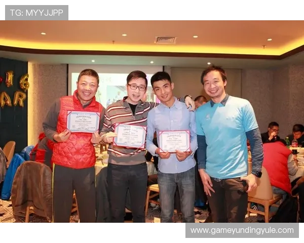 云顶赛事历届冠军全景回顾，揭示每年冠军背后的精彩故事与战队变迁